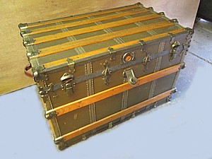 275 Antique Trunks Foot Locker For Sale, Restored Antique Trunks