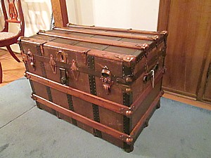 Antique Trunk SS59